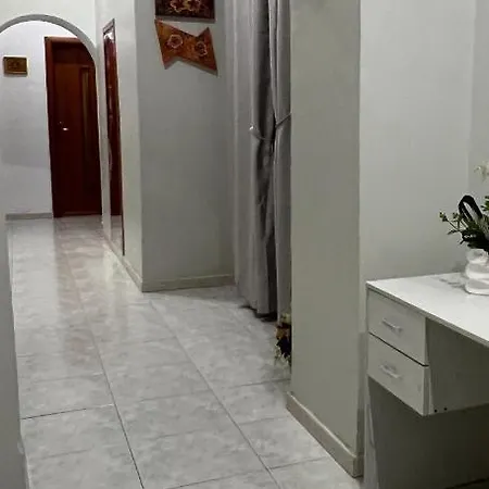 House 33 アパート ナポリ