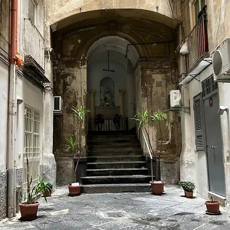 House 33 * 那不勒斯